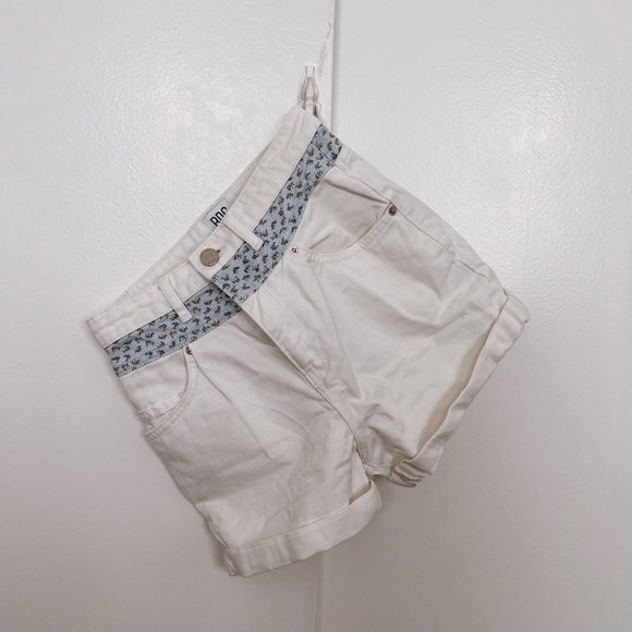 UO FLORAL SHORTS - Picture 1 of 2